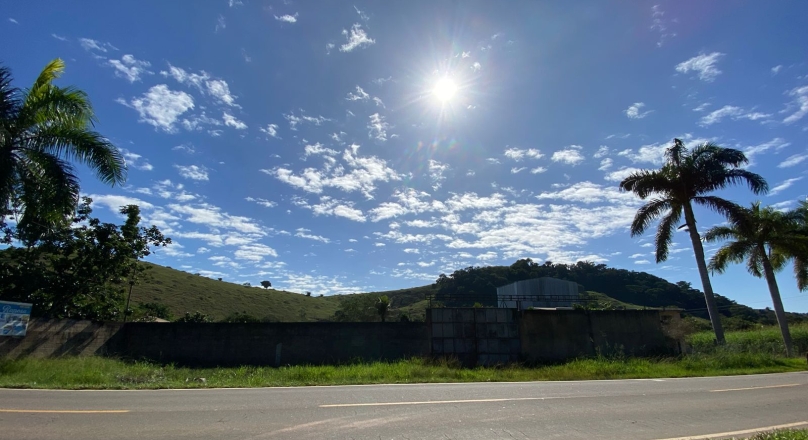 Área de 7.700m² com galpão - Muriaé